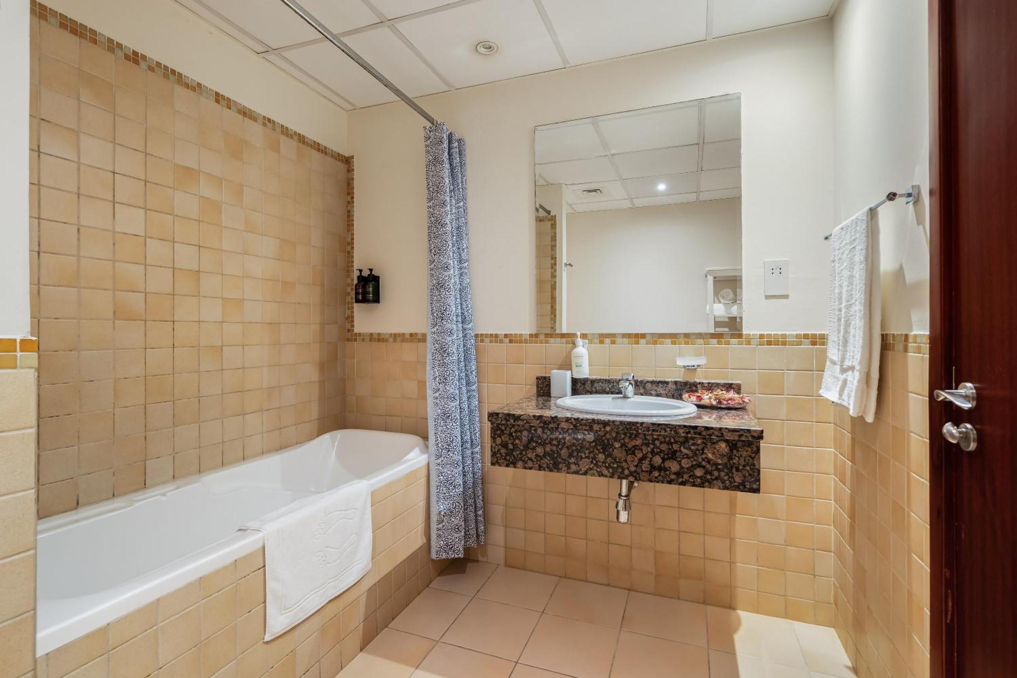شقة Beautiful 2br & 4br On Jbr Beach, Walking Distance To Bluewaters Island - By Sunkissed Homes *
