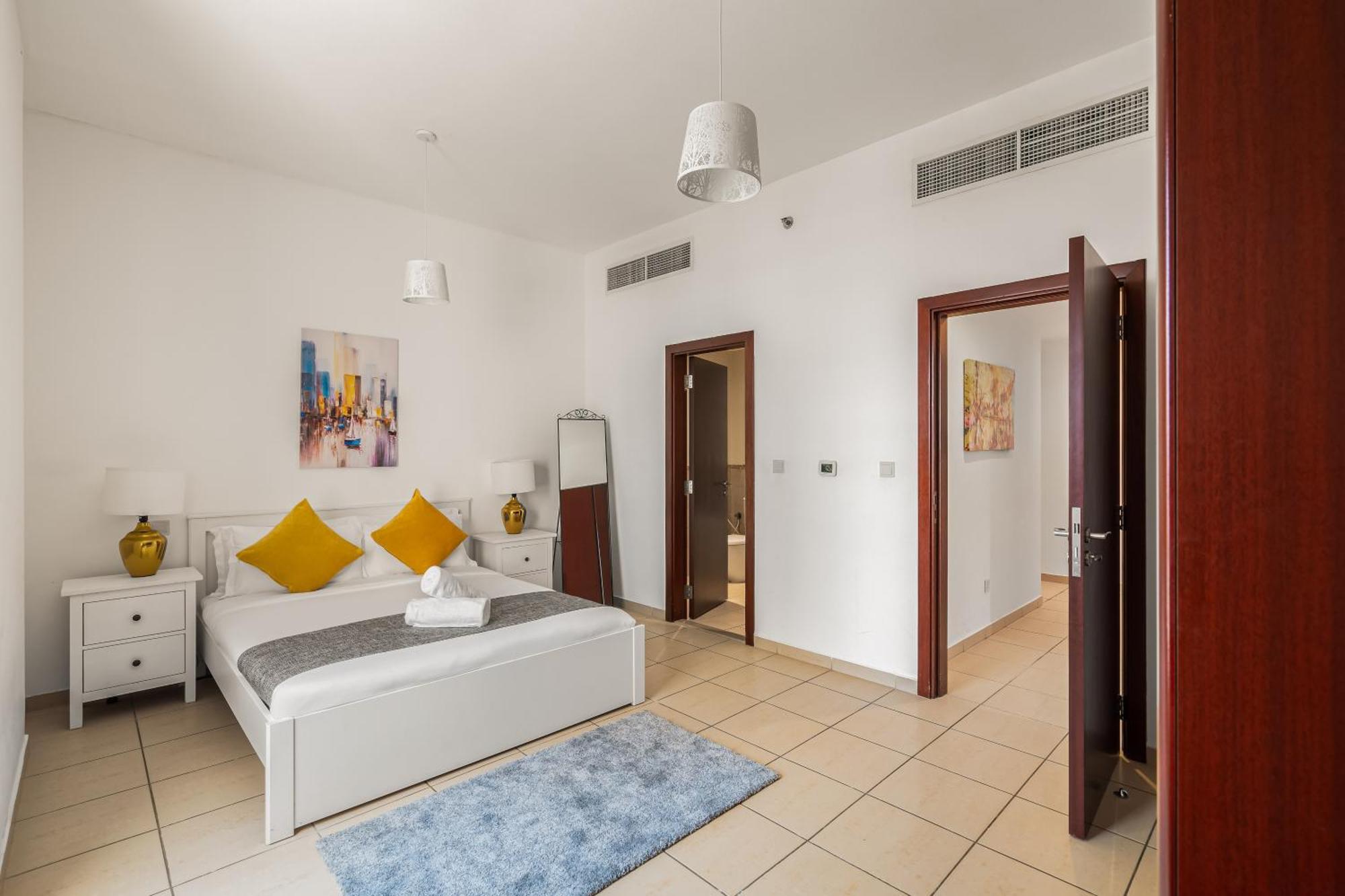 شقة Beautiful 2br & 4br On Jbr Beach, Walking Distance To Bluewaters Island - By Sunkissed Homes *