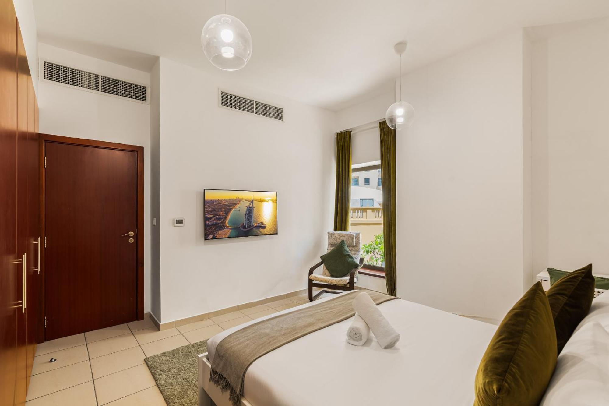 Beautiful 2br & 4br On Jbr Beach, Walking Distance To Bluewaters Island - By Sunkissed Homes Дубай
