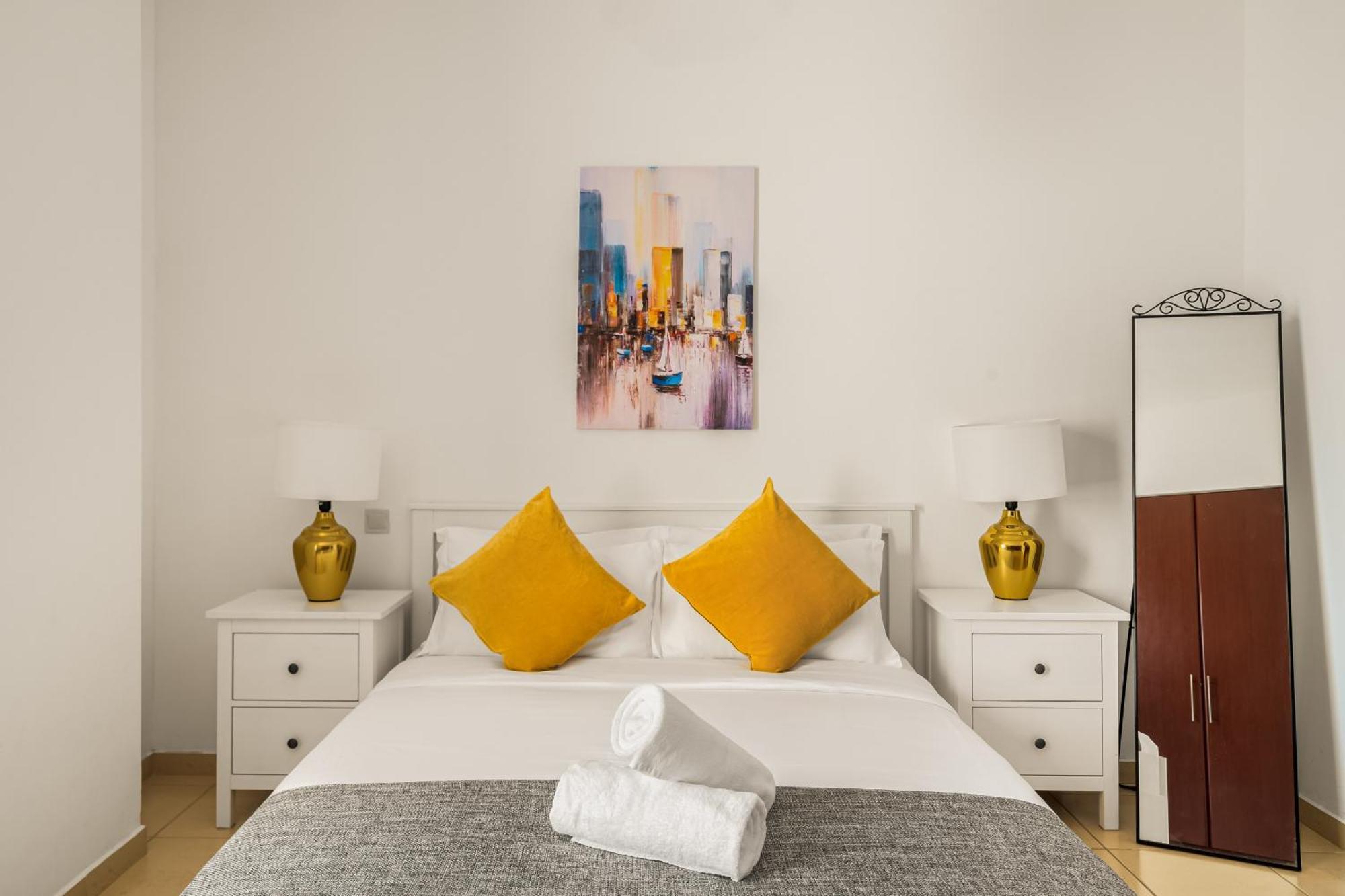 Beautiful 2br & 4br On Jbr Beach, Walking Distance To Bluewaters Island - By Sunkissed Homes شقة *